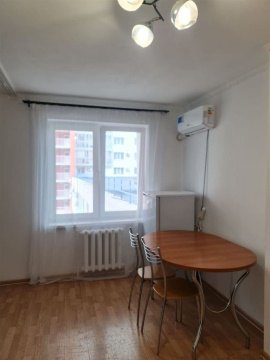1-к квартира, 4/18 эт., 45м²