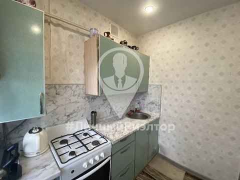 2-к квартира, 1/2 эт., 42м²