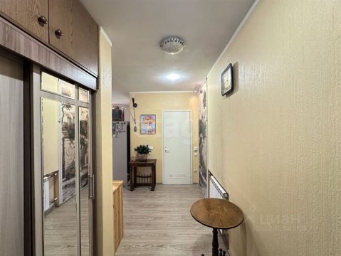 2-к квартира, 5/5 эт., 52м²